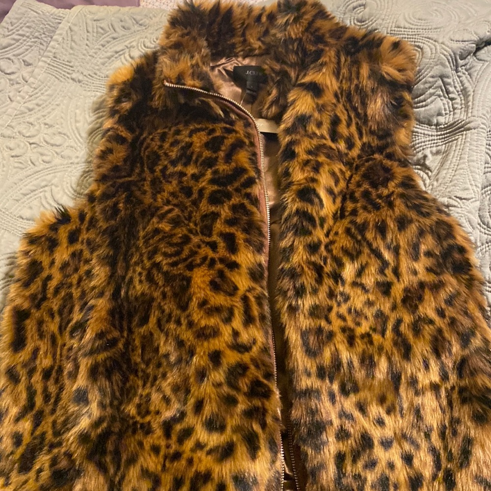 🐆 J CREW Crew Faux Fur Leopard Print Vest.